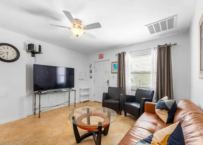 Charming Beachside Retreat #2 - Steps To The *