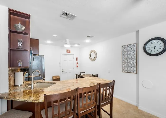 Charming Beachside Retreat #2 - Steps To The * Clearwater Beach