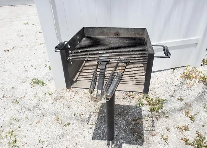 Charming Beachside Retreat #2 - Steps To The Clearwater Beach